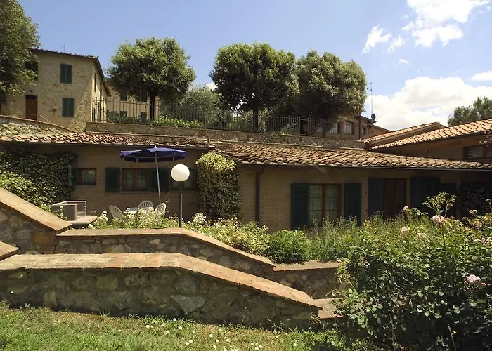 阿格斯图利别墅酒店 *