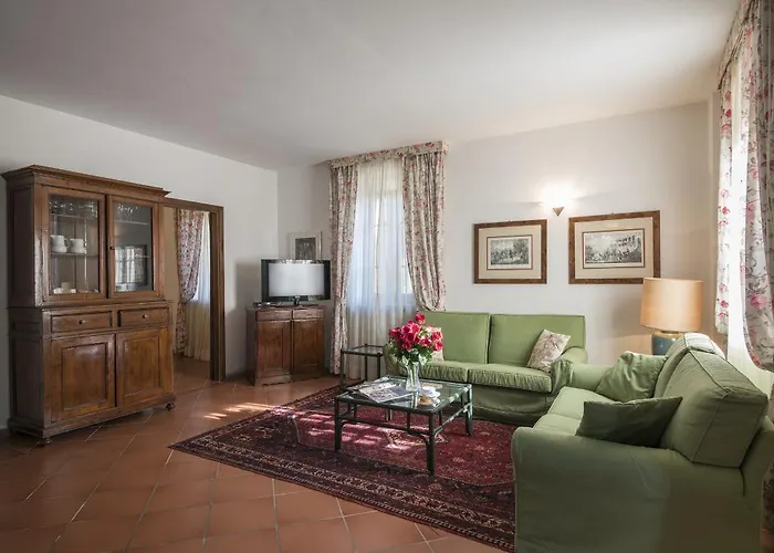 阿格斯图利别墅酒店 *